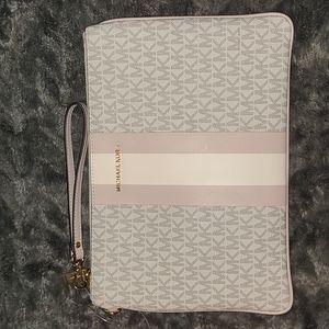 Michael Kors LG Zip Pouch